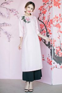 Mẹo chọn vải may áo dài cưới cách tân chuẩn dáng cho cô dâu