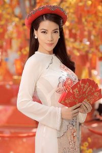 Mốt áo dài Tết cho mẹ được chọn nhiều nhất
